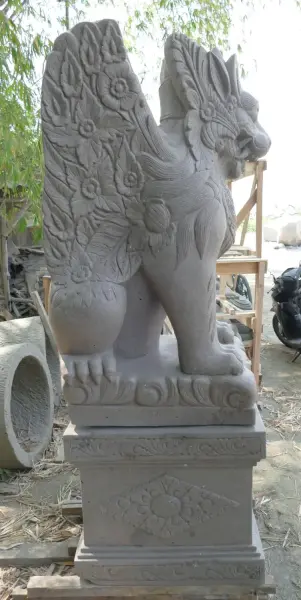 Product image 5 of the product “Set of Singa Ambaraja, consist out of the sculpture and base. Total height is 223cm ”